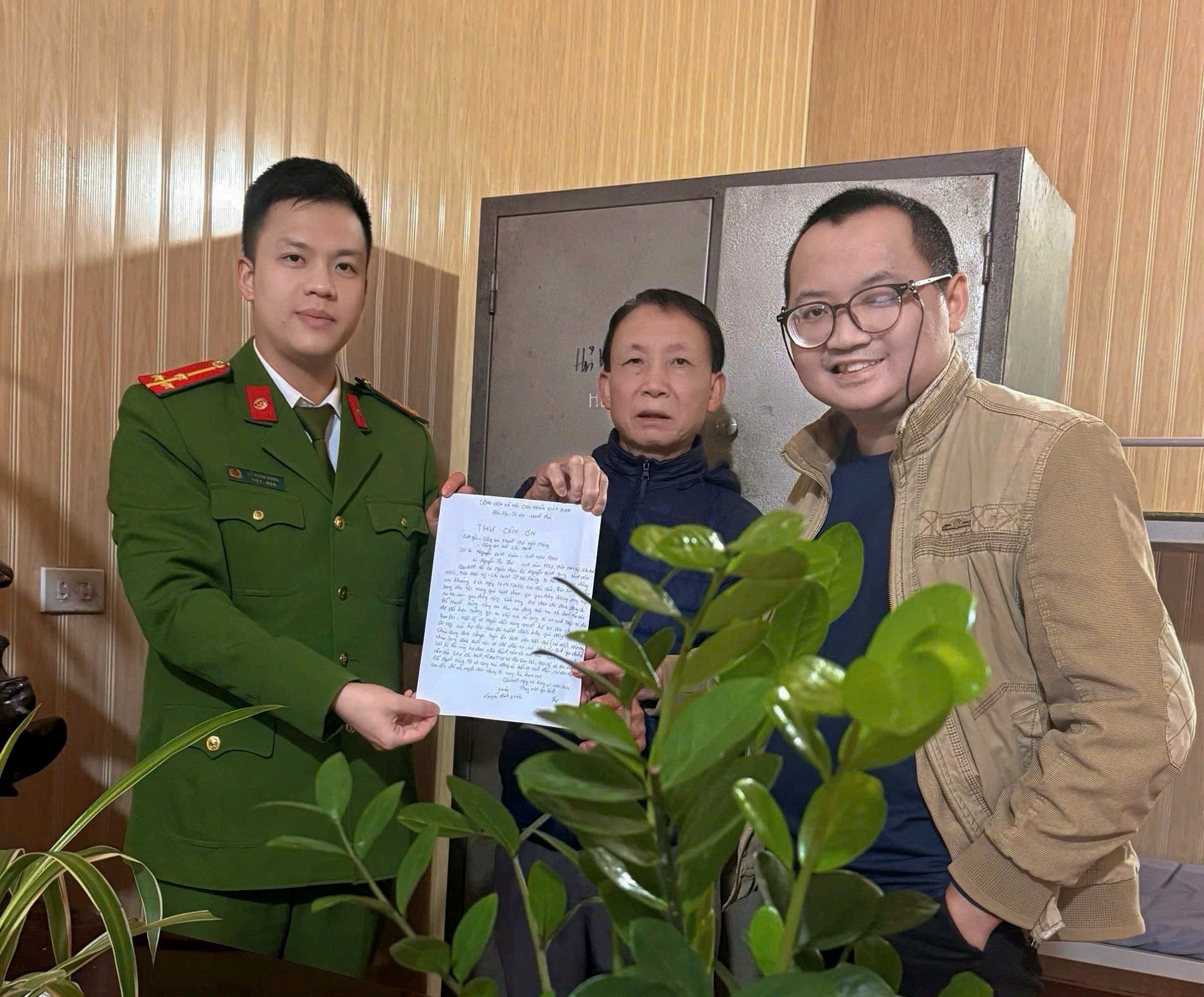 Nhân dân viết thư cảm ơn Cảnh sát khu vực Công an xã Chí Minh kịp thời giúp người bị thương nặng